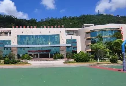 優(yōu)美綠色的校園環(huán)境、可以襯托出不一樣的校園文化！