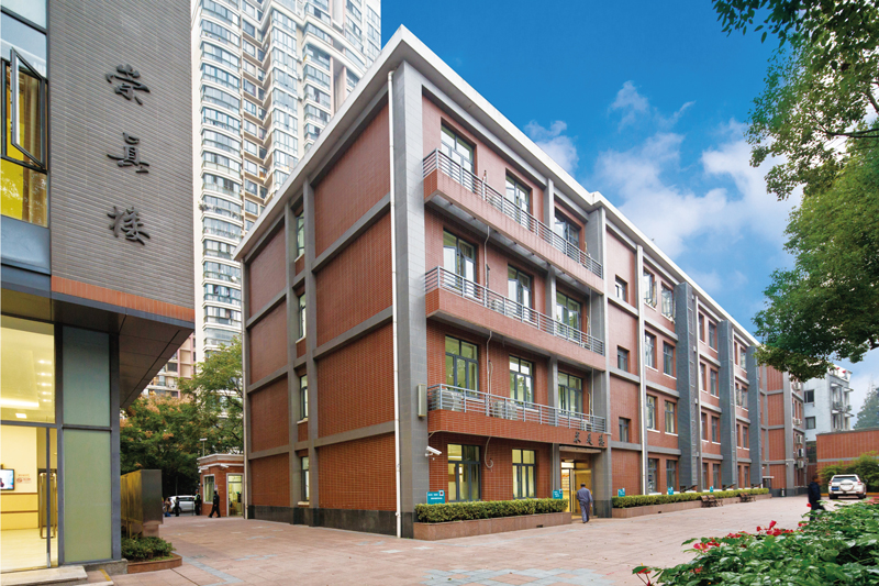 校園環(huán)境建設(shè)應(yīng)該遵循哪些原則？