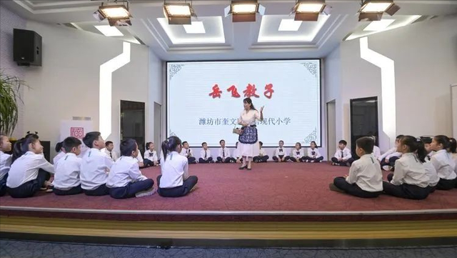 校園文化氛圍建設(shè)的主要陣地之一就是校園圍墻