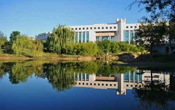 有關校園的綠色生態(tài)建筑設計分析